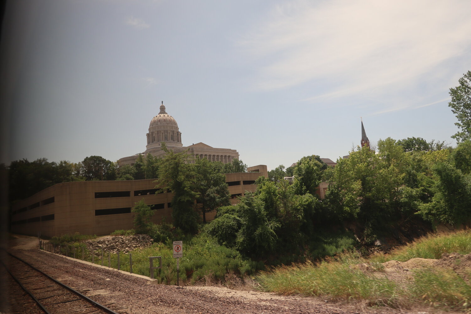 Amtrak車内から State Capitol (2022年7月撮影)