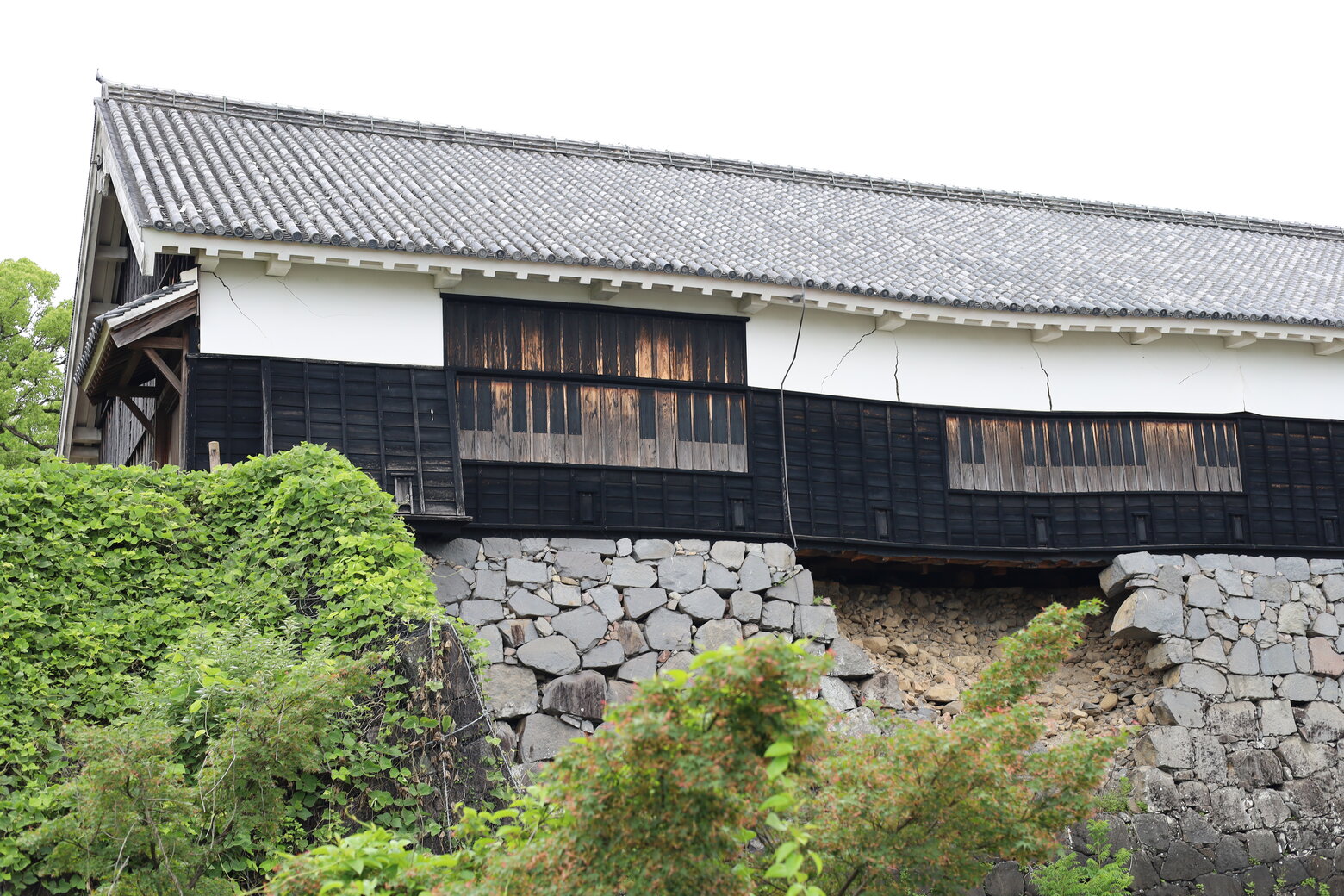 まだ修復中の熊本城