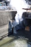 湯気の出る排水口