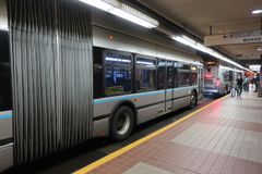 Silver Lineのバス @ South Station