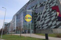 Ülemiste駅前のスーパー(Lidl)