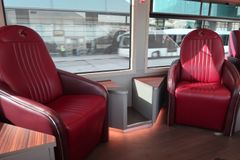 カタール航空の豪華なバス