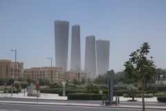 遠くのLusail Plaza Towers
