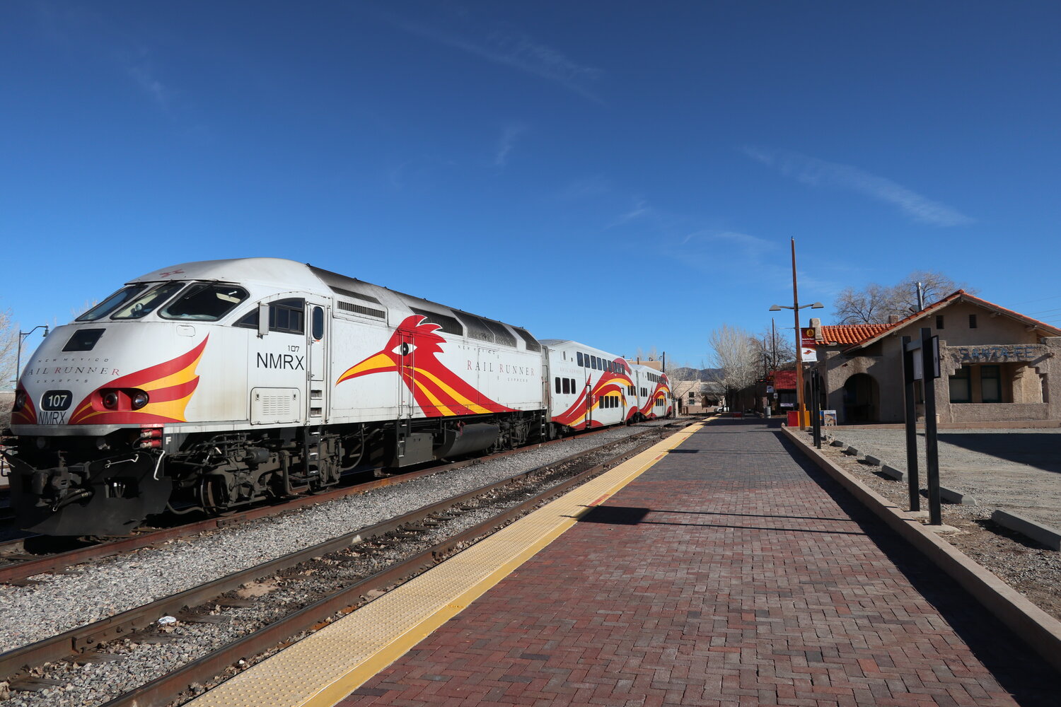 Santa Fe DepotとRail Runnerの車両 (2020年2月撮影)