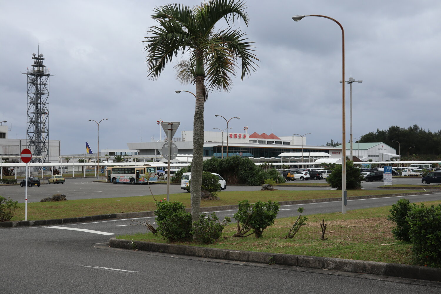 奄美空港 (AXJ)